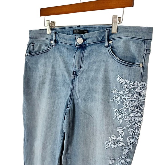 Simply Vera Vera Wang Skinny Jeans Embroidered Women Size 12 Capri Light Denim - Picture 4 of 11